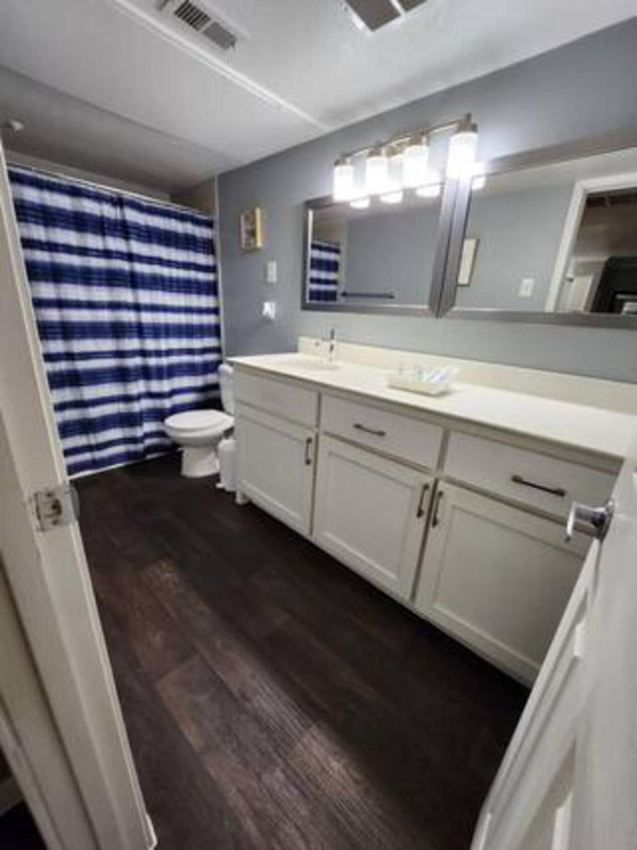 Blue Shark *B501* @ Medical Center 1Br Modern King Apartment With Private Patio Houston Exterior foto